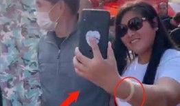 大衣哥娱乐爆料视频播放,揭秘幕后精彩瞬间