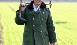 大衣哥娱乐爆料视频播放,揭秘幕后精彩瞬间