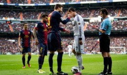 爆料c罗加盟巴萨视频回放,传奇巨星转会背后的故事